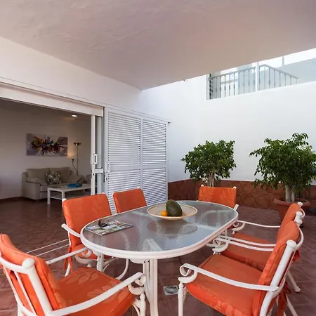 Lovely + Pool In Maspalomas 度假居 *