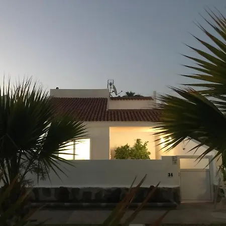 Lovely + Pool In Maspalomas 度假居 *